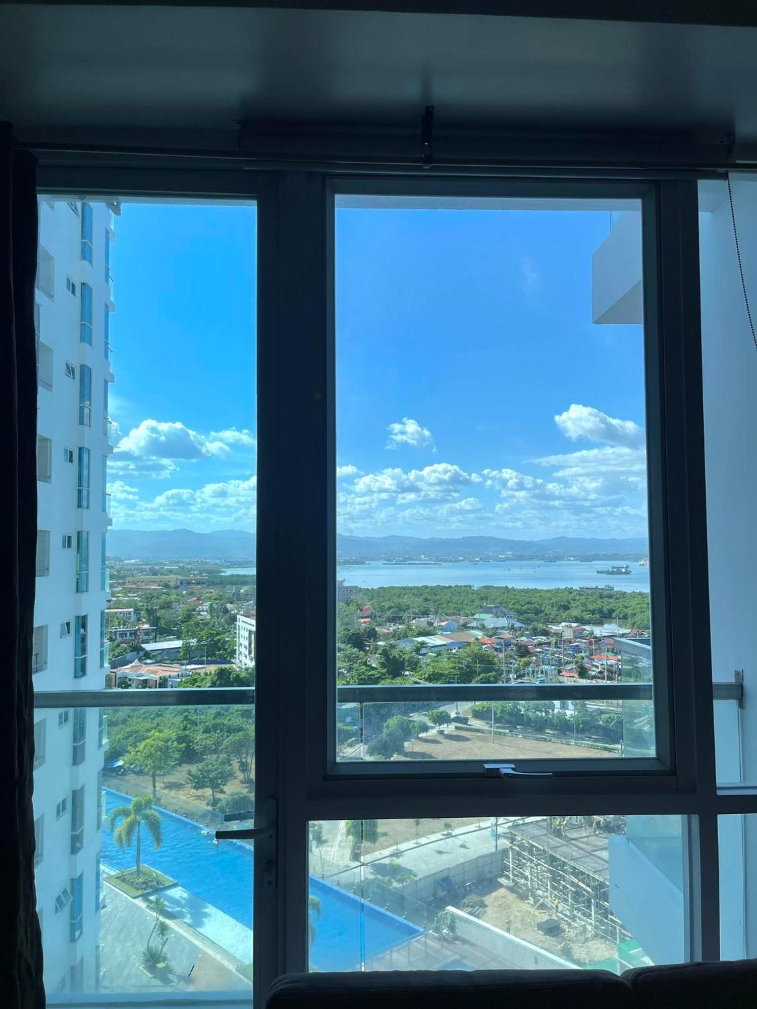 Mactan Newtown Condo With Pool Access Lapu-Lapu City Exterior foto