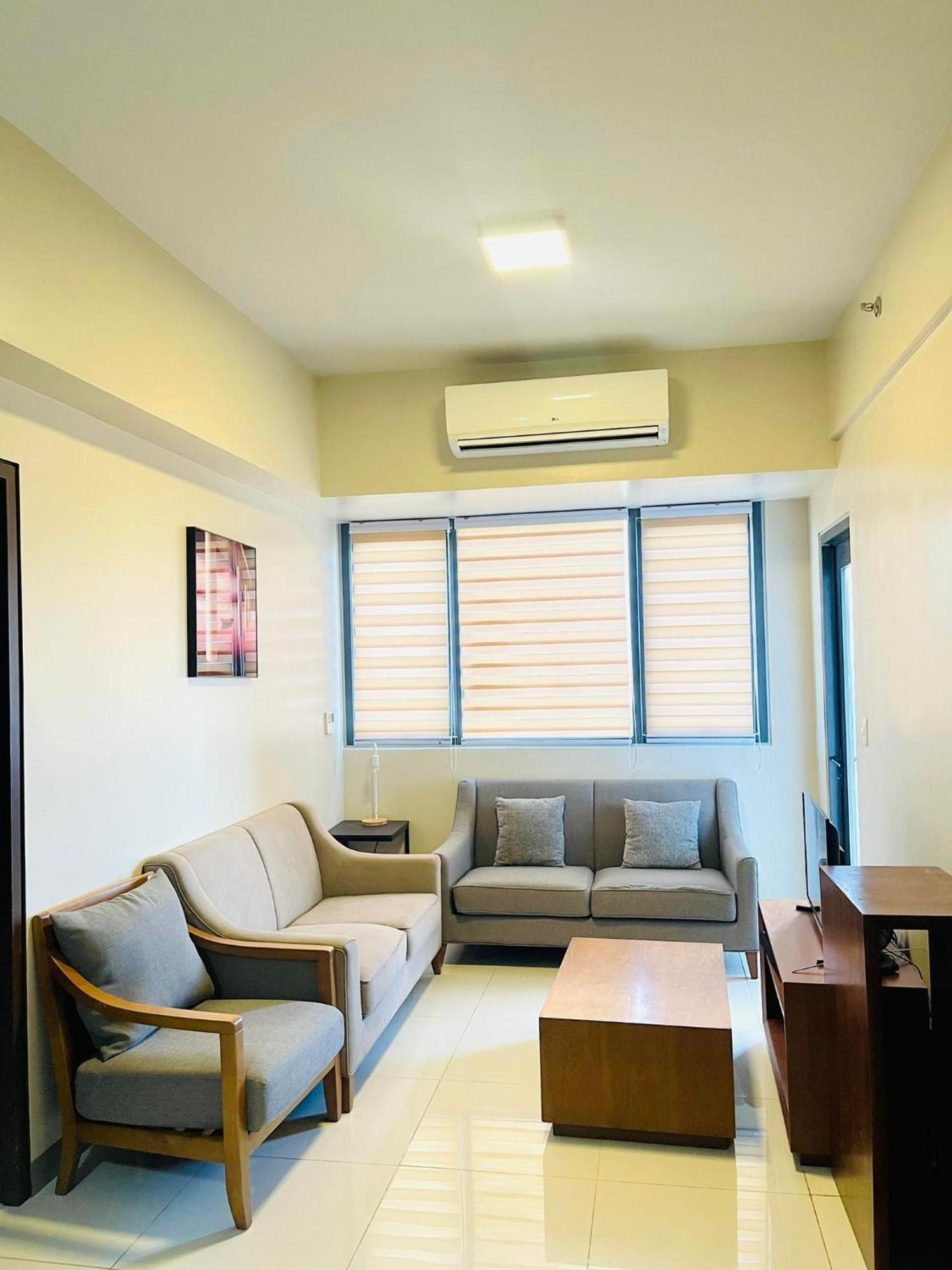 Mactan Newtown Condo With Pool Access Lapu-Lapu City Exterior foto